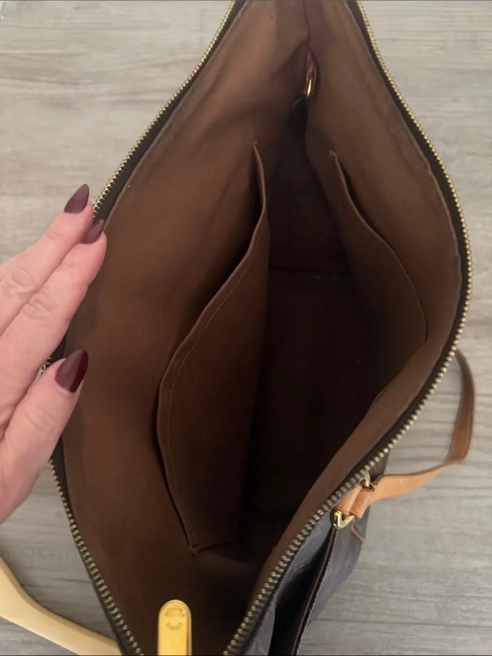 Louis Vuitton Monogram Canvas Shopper Tote in Brown with Tan Trim